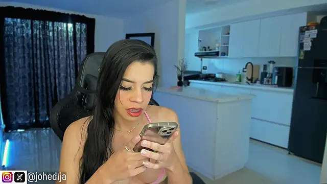 Snapshot of johedija chatting on 05-23-26, 10:31 johedija online show from 05-23-26, 10:31