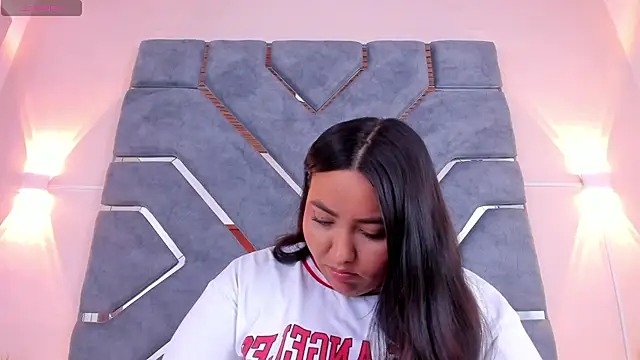 LucciaPorter online show from 11-21-25, 09:25