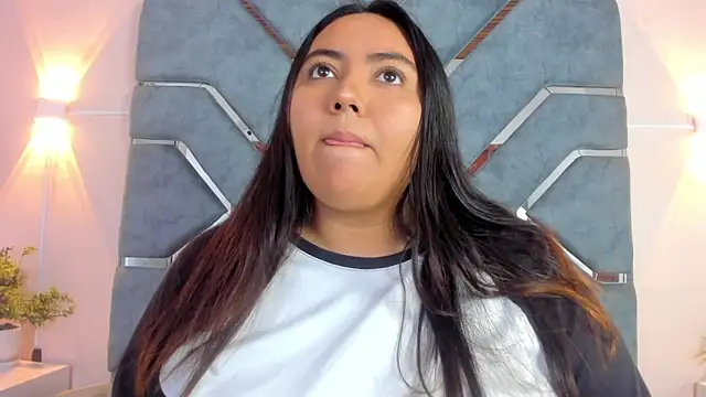 LucciaPorter online show from 03-25-26, 01:32