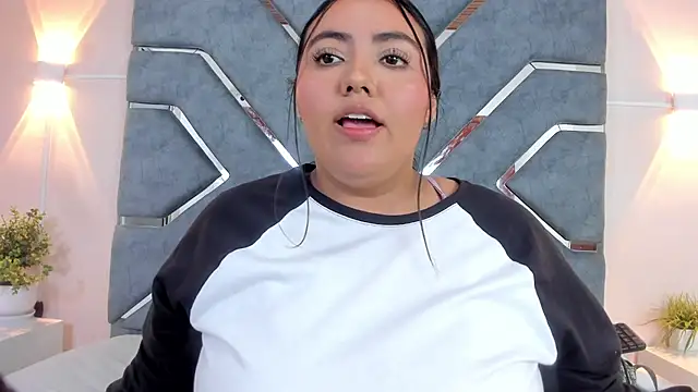 LucciaPorter online show from 04-01-26, 03:31