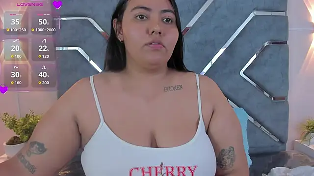 LucciaPorter online show from 05-29-26, 02:01