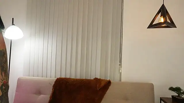 Sofhia cruz online show from 11-19-25, 11:27