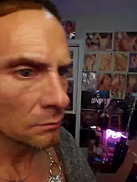 Snapshot of luvs2cumm69 chatting on 03-09-25, 08:29 luvs2cumm69 online show from 03-09-25, 08:29