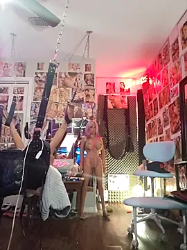 Snapshot of luvs2cumm69 chatting on 10-16-25, 10:34 luvs2cumm69 online show from 10-16-25, 10:34
