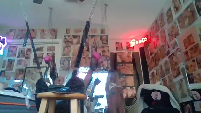 luvs2cumm69 online show from 04-16-26, 05:25