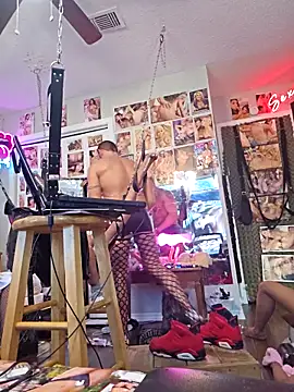 Snapshot of luvs2cumm69 chatting on 02-20-25, 09:20 luvs2cumm69 online show from 02-20-25, 09:20