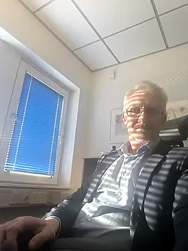 tom-swede online show from 03-17-25, 04:01