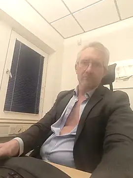 tom-swede online show from 01-07-25, 03:33