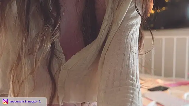 NeonShine online show from 12-17-25, 05:34