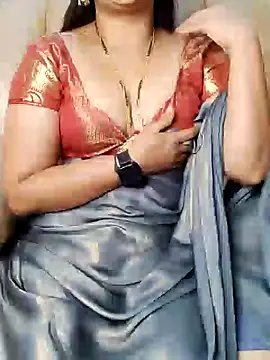 Snapshot of Traditional_Housewife_ chatting on 01-17-25, 03:43 Traditional Housewife online show from 01-17-25, 03:43