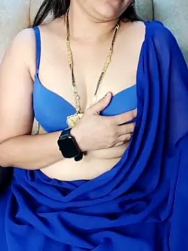 Snapshot of Traditional_Housewife_ chatting on 03-19-25, 01:10 Traditional Housewife online show from 03-19-25, 01:10