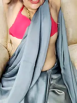 Snapshot of Traditional_Housewife_ chatting on 03-16-25, 04:30 Traditional Housewife online show from 03-16-25, 04:30