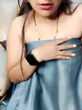 Snapshot of Traditional_Housewife_ chatting on 02-08-25, 04:36 Traditional Housewife online show from 02-08-25, 04:36