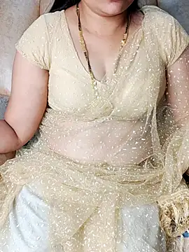 Snapshot of Traditional_Housewife_ chatting on 02-16-25, 03:48 Traditional Housewife online show from 02-16-25, 03:48