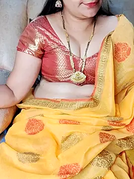 Snapshot of Traditional_Housewife_ chatting on 02-15-25, 03:50 Traditional Housewife online show from 02-15-25, 03:50