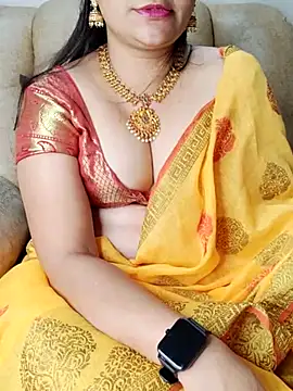 Snapshot of Traditional_Housewife_ chatting on 02-20-25, 05:30 Traditional Housewife online show from 02-20-25, 05:30