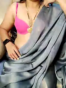 Snapshot of Traditional_Housewife_ chatting on 02-08-25, 01:32 Traditional Housewife online show from 02-08-25, 01:32