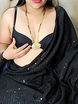 Snapshot of Traditional_Housewife_ chatting on 03-18-25, 01:46 Traditional Housewife online show from 03-18-25, 01:46