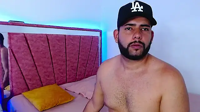 Snapshot of passionate_love22 chatting on 10-31-25, 08:49 passionate love22 online show from 10-31-25, 08:49