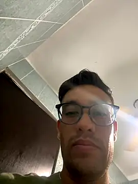 Magicerosxx69 online show from 11-03-25, 07:46