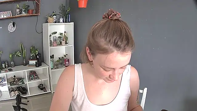 Snapshot of stupid_babybird chatting on 02-25-25, 04:35 stupid babybird online show from 02-25-25, 04:35