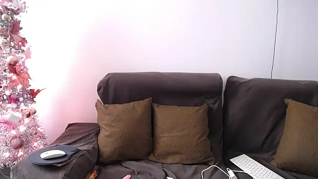 sara winehouse1 online show from 12-31-24, 12:46