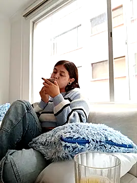 sara winehouse1 online show from 10-19-25, 08:55