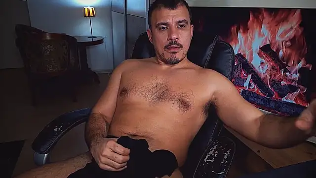 officeman7 online show from 01-20-25, 08:07