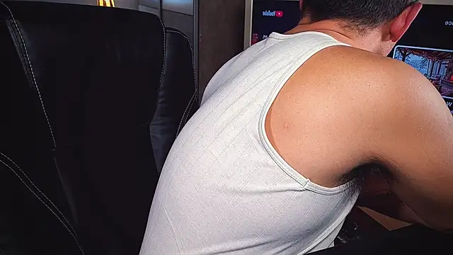 officeman7 online show from 02-14-25, 04:09