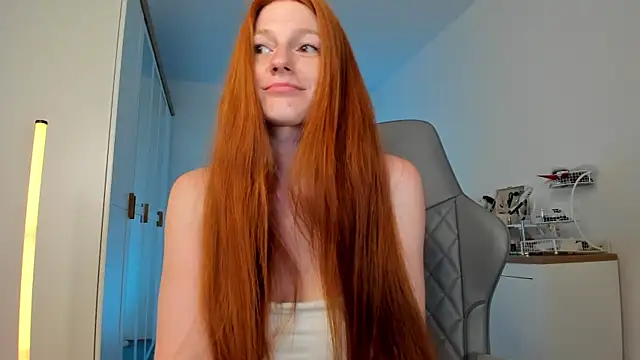 Aliceginger99 online show from 06-26-26, 01:39
