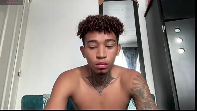 sexy blacks  online show from 11-08-25, 12:09