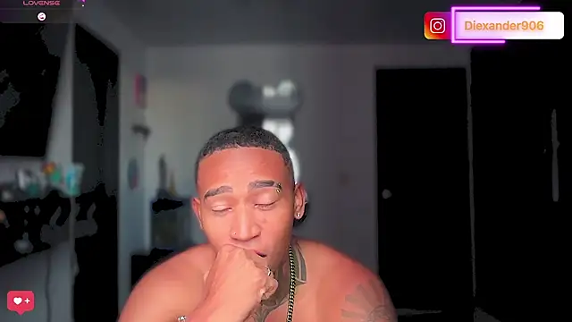 Snapshot of sexy_blacks_ chatting on 06-22-26, 12:13 sexy blacks online show from 06-22-26, 12:13