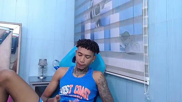 sexy blacks  online show from 10-10-25, 11:22