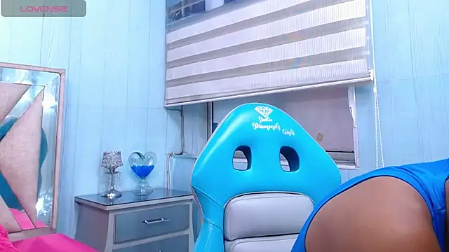 sexy blacks  online show from 09-10-25, 11:42