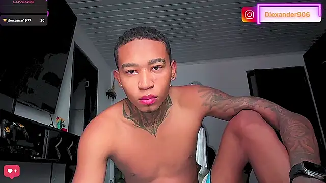 Snapshot of sexy_blacks_ chatting on 06-17-26, 11:53 sexy blacks online show from 06-17-26, 11:53