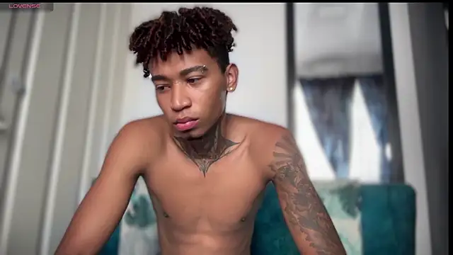 sexy blacks  online show from 11-04-25, 12:09