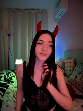 Snapshot of ShannonShanny chatting on 10-29-25, 06:51 ShannonShanny online show from 10-29-25, 06:51