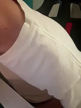 wangjian2324 online show from 12-19-25, 03:25