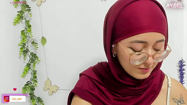Snapshot of aysel_elid chatting on 03-16-25, 09:37 aysel elid online show from 03-16-25, 09:37