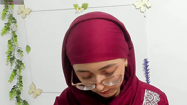 Snapshot of aysel_elid chatting on 03-11-25, 12:44 aysel elid online show from 03-11-25, 12:44