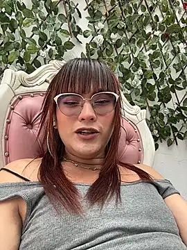 Snapshot of miss_gisselle chatting on 11-22-25, 03:22 miss gisselle online show from 11-22-25, 03:22