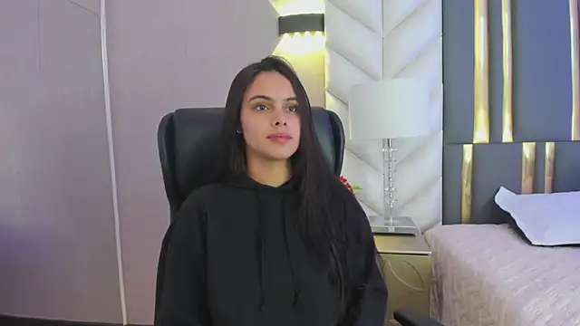 ChloeHarper  online show from 04-30-26, 11:50