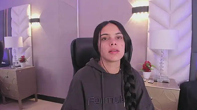 ChloeHarper  online show from 02-05-26, 11:39