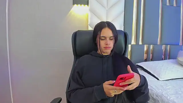 ChloeHarper  online show from 05-26-26, 11:41