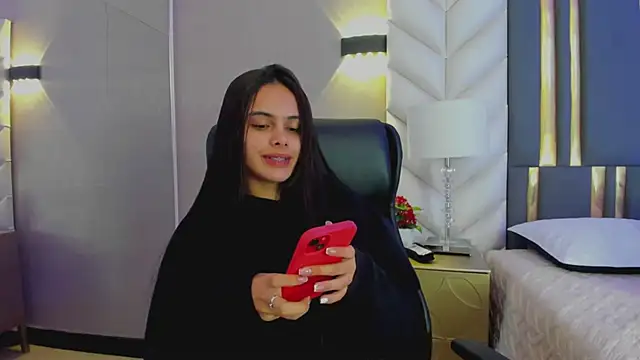 ChloeHarper  online show from 05-04-26, 11:57