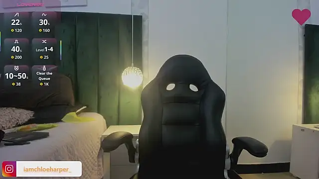 ChloeHarper  online show from 09-09-25, 02:26