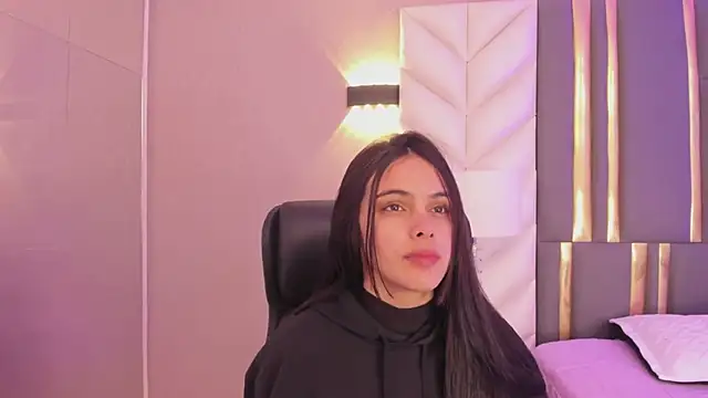 ChloeHarper  online show from 05-11-26, 11:33