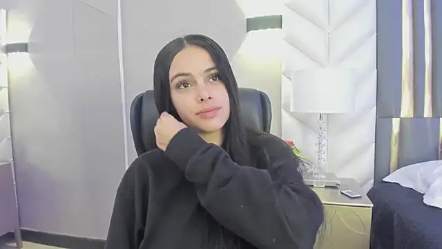 Snapshot of ChloeHarper_ chatting on 03-24-26, 02:06 ChloeHarper online show from 03-24-26, 02:06