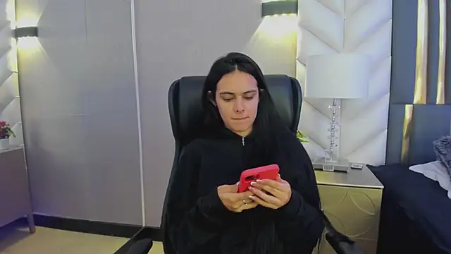 Snapshot of ChloeHarper_ chatting on 03-19-26, 11:43 ChloeHarper online show from 03-19-26, 11:43