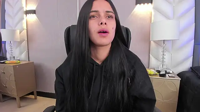 ChloeHarper  online show from 12-15-25, 11:38